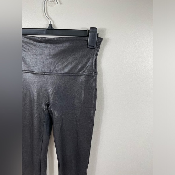 Spanx Shape Black Faux Leather Leggings Size M - Picture 5 of 15